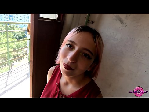 ❤️ סענסואַל תּלמיד סאַקס אַ פרעמדער אין די אָוטבאַקק - מיט זיין פּנים פאַקינג ביי אונדז ❌️❤